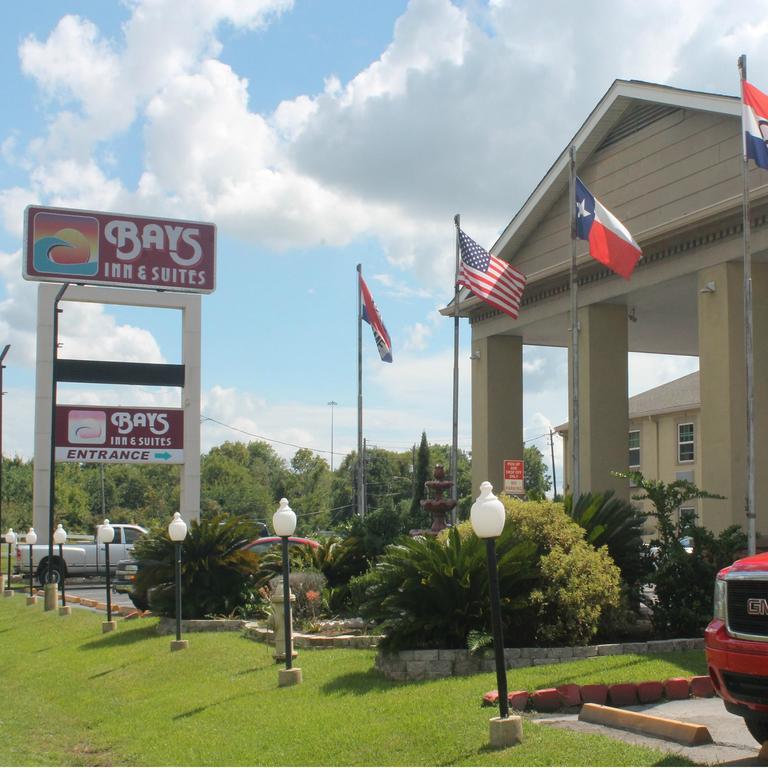 Bays Inn And Suites Baytown Exterior photo