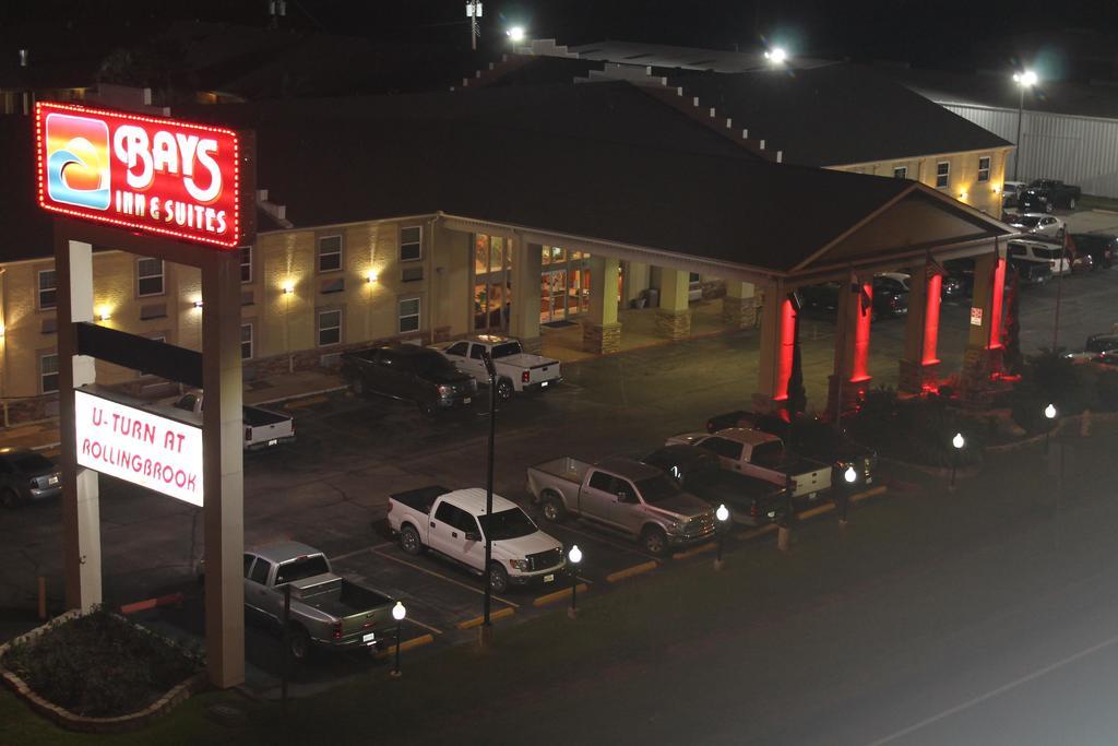 Bays Inn And Suites Baytown Exterior photo